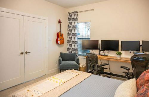 15mi to FIFA l Walkable l Gym l Garage l Heights! - Foto 50