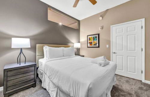 HUGE Luxe Downtown Flat: Pool Table & Parking - Foto 9