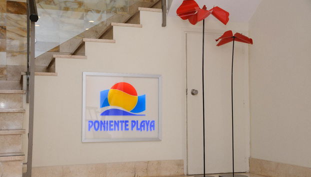 Poniente Playa Aparthotel - Photo 2