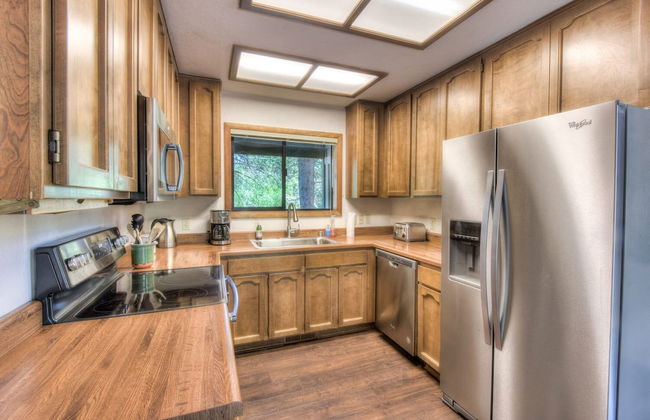 Northwoods Hangout Near Tahoe Donner - Foto 8