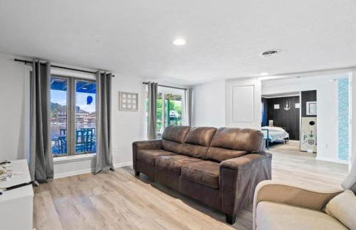 Lake Front Outdoor Living Sleeps 8 - Foto 22