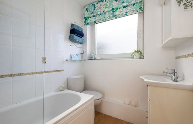 Sunny Modern Nr Beach Village w Parking - Photo 44