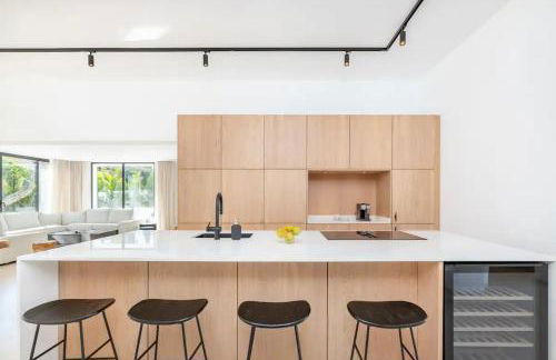 Villa Peman Luxurious Beachside Villa - Foto 16