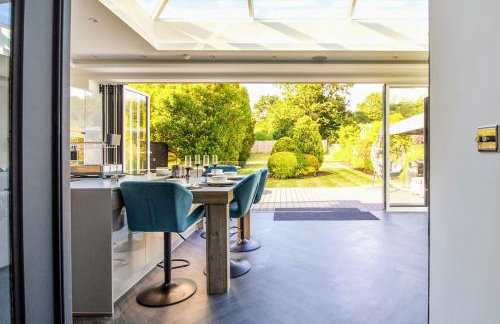 Luxury 4-Bedroom High-End Home, Includes Jacuzzi and Pool Table - Foto 61