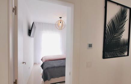 Fortuna Penthouse with roof terrace, AC and pool - Photo 21