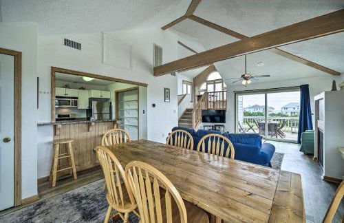 Avon Home on the Channel with Hot Tub and Deck! - Foto 6