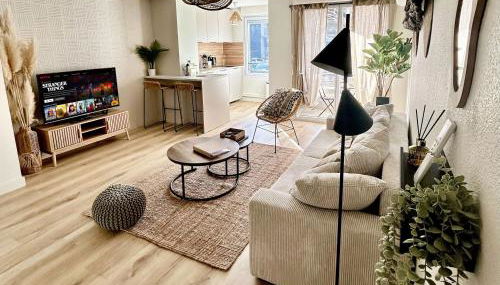 Modern 1 Bdr + Balcony + Free Parking + AC + Pool - Foto 3