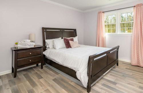 BloomingFarmsStay,Sleeps 9,GameRoom,FirePit,Grill - Foto 14