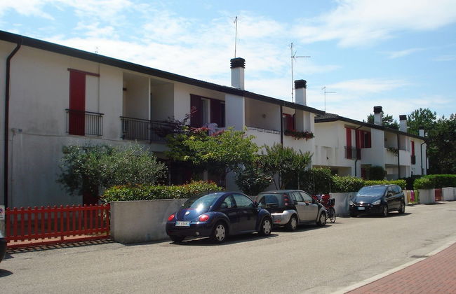 Villa in Front of the Pedestrian Area With Pool - Foto 19