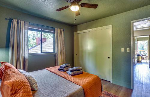 Pet-Friendly Escape w/ Game Room & Fire Pit! - Foto 24