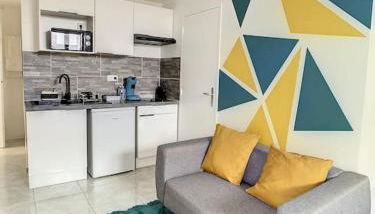 SUPERBE STUDIO HYPER CENTRE TOUT ÉQUIPÉ WIFI NETFLIX 2PERS - Foto 5