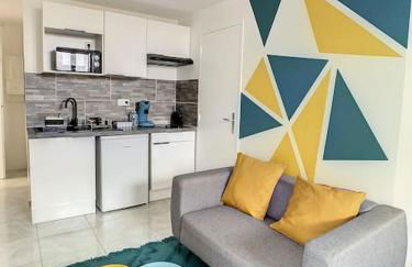 SUPERBE STUDIO HYPER CENTRE TOUT ÉQUIPÉ WIFI NETFLIX 2PERS - Foto 5