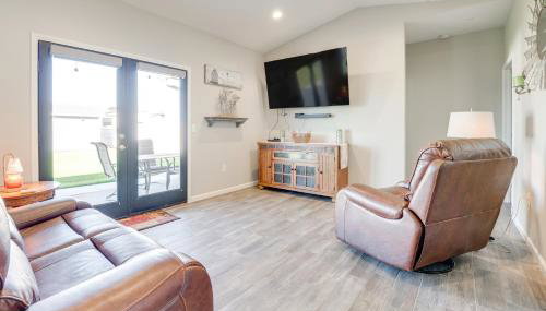 Walk to Moses Lake! Family Home with Fenced Yard - Foto 1