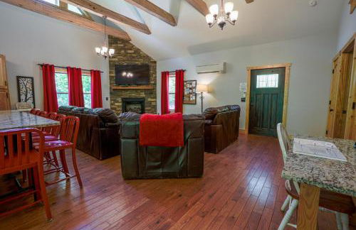 New Listing! Wine Country Retreat - 2 Bed, Hot Tub - Foto 8