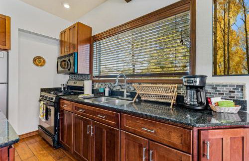 Delightful 1 bdrm Country Club Retreat with Mt Elden Views! - Foto 13