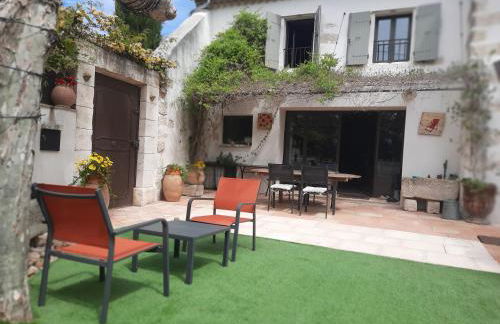 Mas" La Maison de mon Père " Proche AVIGNON à PUJAUT - Photo 1