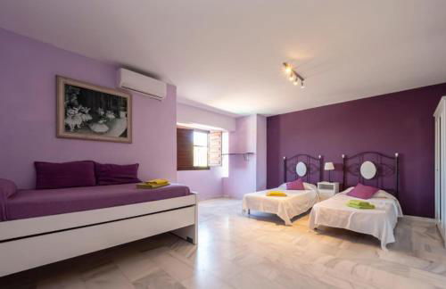 Preciosa villa con gran piscina y fabulosas vistas - Photo 22