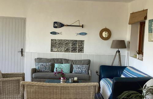 Sunny Costa Brava Getaway with Big Private Terrace - Foto 9