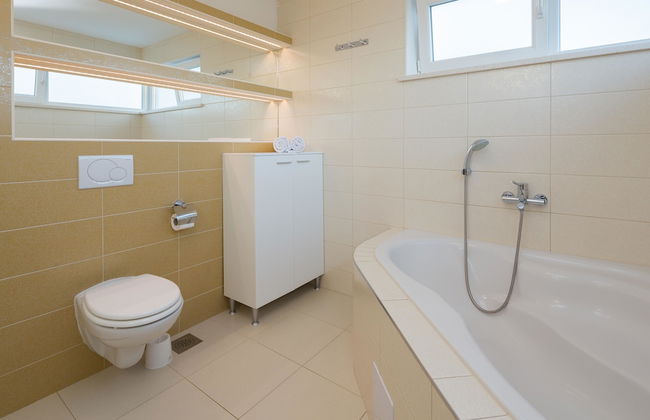 Stunning Villa Sofia With Heated Pool IN Split Hinterland - Foto 39