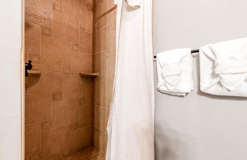 Spacious Serene Cabin Sleep 14 Pool Hot Tub Games - Foto 20