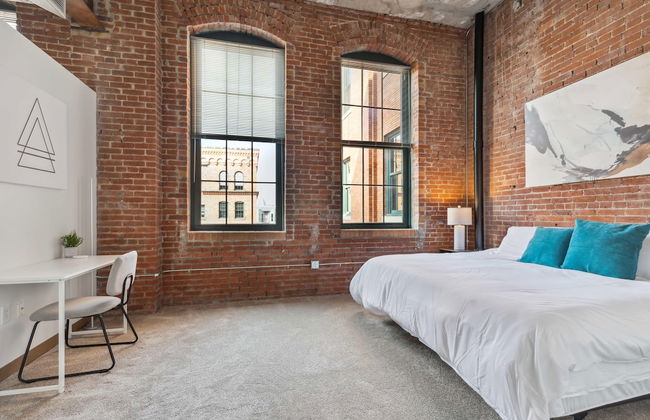 Historic Loft Retreat With Pool - Foto 44