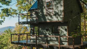 CloudPointe Retreat Treehouse - Photo 4