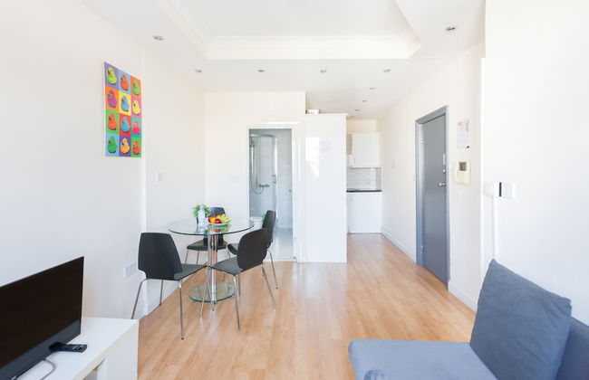 Euston Modern Apartments - Photo 54