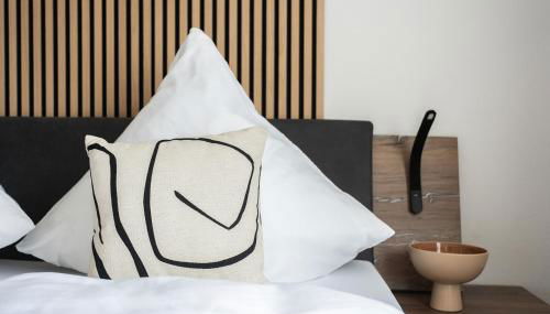 1-4 Gäste Wohnung W-Lan, Netflix, Amazon, Parken, Arbeitsplatz, 24h Check in ,Vollausgestattet Küche, Handtücher Seife u,v,m für Geschäftsreisende, Paare, Familien , - Foto 3