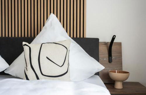 1-4 Gäste Wohnung W-Lan, Netflix, Amazon, Parken, Arbeitsplatz, 24h Check in ,Vollausgestattet Küche, Handtücher Seife u,v,m für Geschäftsreisende, Paare, Familien , - Foto 3