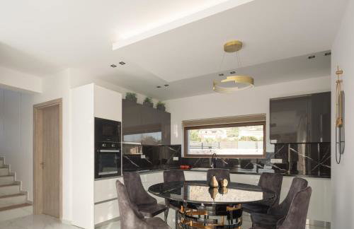 Sweet Sunshine Villa, Majestic Countryside Vistas, By ThinkVilla - Photo 34