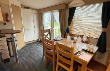 Lovely Serenity 1 and gorgeous Serenity 2 are 3 bedroom 2 bathroom caravans - Foto 5