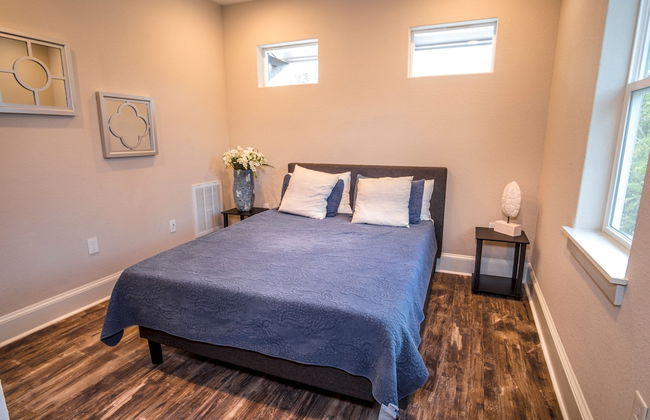 Brand NEW Large Impressive House Near Downtown! - Photo 3