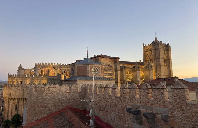 Tour de leyendas por la Ávila iluminada - Foto 2