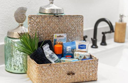 Seabrook 3BR Sleeps 10 w Backyard, Fire Pit Near Kemah - Foto 33