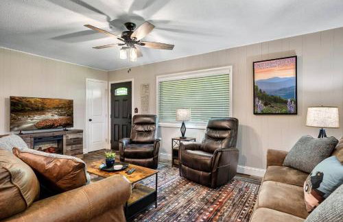 Guest Favorite Cottage Nr Dollywood Hot Tub, Fire Pit, Cable - Foto 13