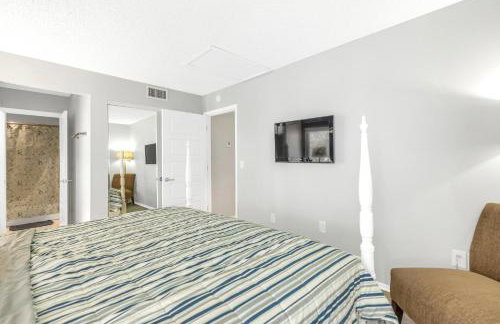 Private Patio, Walk to All! 5min- Siesta Keys Best Beach, 1min- Shopping Dining & Entertainment! - Foto 10