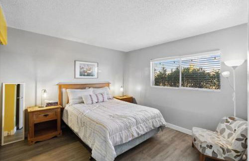 Vacation House! 6BR, FREE Heated Pool, Arcade & Hot Tub - Photo 12