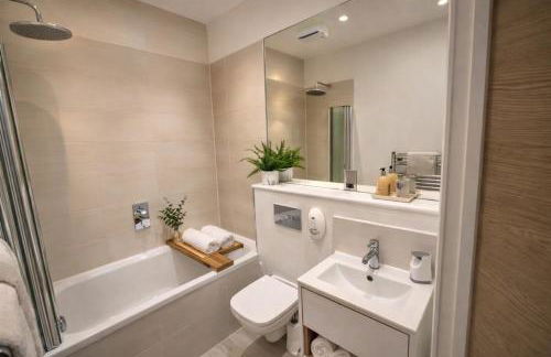 Margate Penthouse Private Balconies Sea Glimpses Gated Parking Air-Con The Penthouse Margate - Foto 13