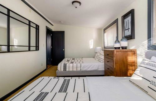 Stay Portland - Portland Classic - Walk to Local Coffee & Food - Photo 10