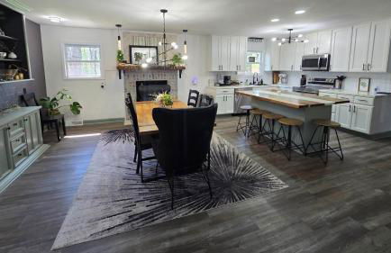 Spacious, Renovated, 5-bedroom Retreat, Near I-85 - Photo 7