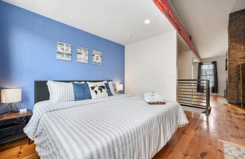 HostWise Stays - The "Row" House - Beautiful Space, Two King Beds - Photo 21