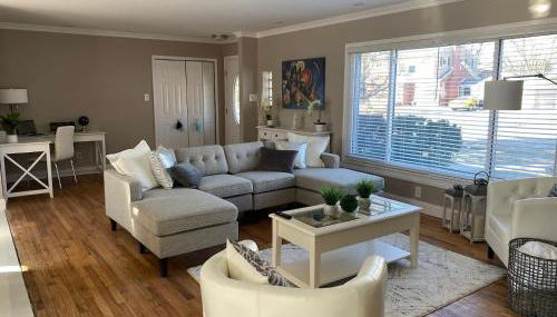 Elegant & spacious 32 Gem in Harper Woods - Foto 1