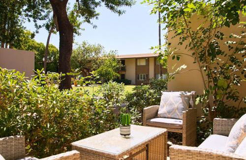 The Scott Getaway - Walkable to Old Town, remodeled space, outdoor pool! - Foto 24