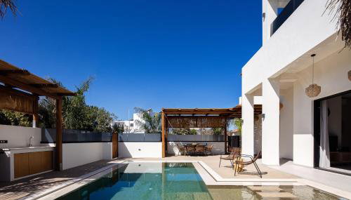 Isla Luxury Apartment - Private Pool - 100m from the beach - Foto 2, sunbed