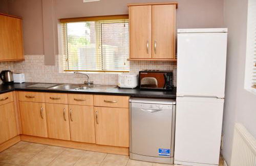 1FG Dreams Unlimited Serviced Accommodation- Staines - Heathrow - Foto 12