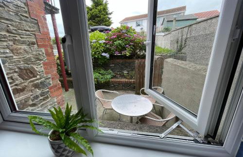 Lovely apartment overlooking the harbour and bay - Photo 6