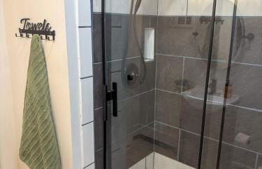 House with Firepit near Noda Plaza Midwood LightRail - Foto 3