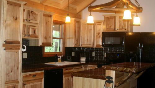 Romantic One-Bedroom Cabin with a Fireplace near Asheville, North Carolina - Foto 3