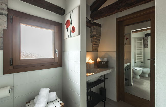 Design District Apartment R&R - Photo 17