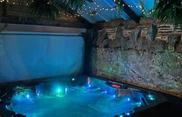 Cozy 3-Bed Cottage with Hot Tub - Foto 30